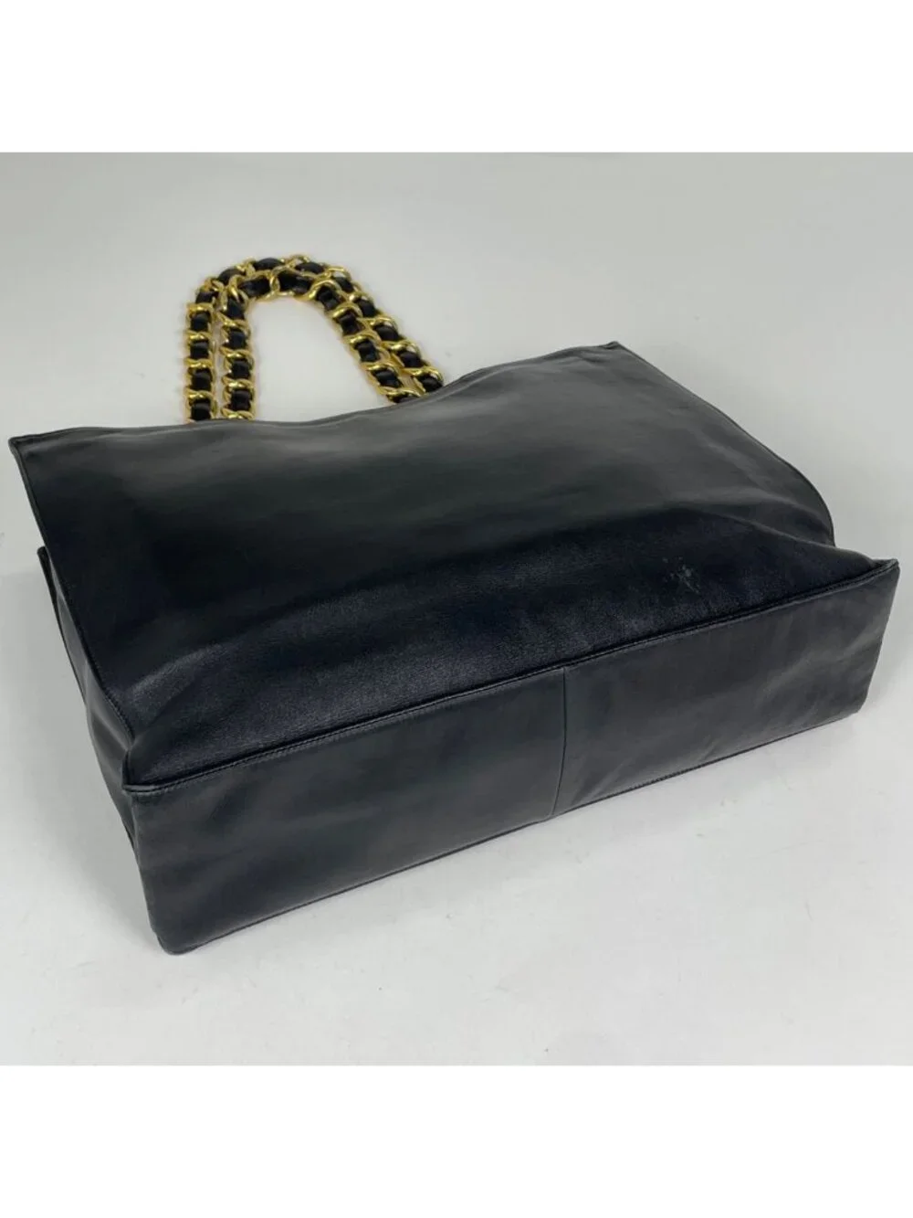 Chanel Tote CC Logo Leather Black